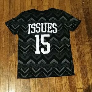Men's large issues rock band tee